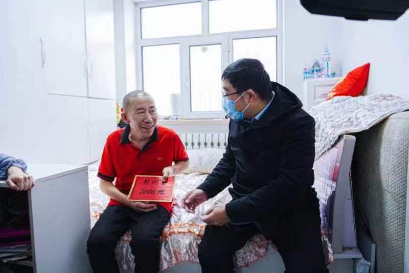 自治区慰问2.jpg 自治区慰问2.jpg